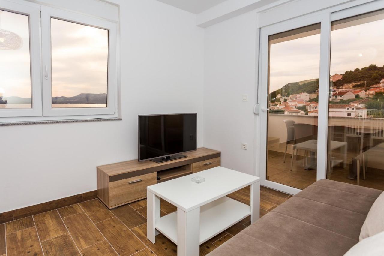 Apartment Butique Maris Komarna